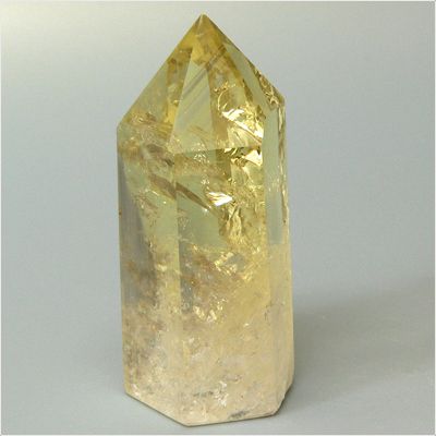 «Цитрусовый» полудрагоценный камень-талисман